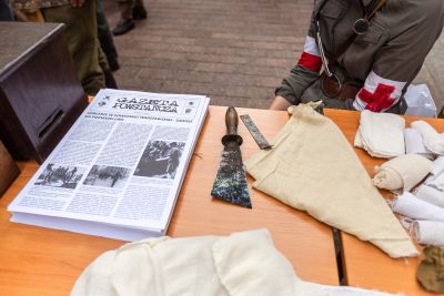 Suweniry związane z powstaniem warszawskim
