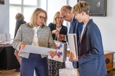 Piotr Nadolny przemawiający do zebranych